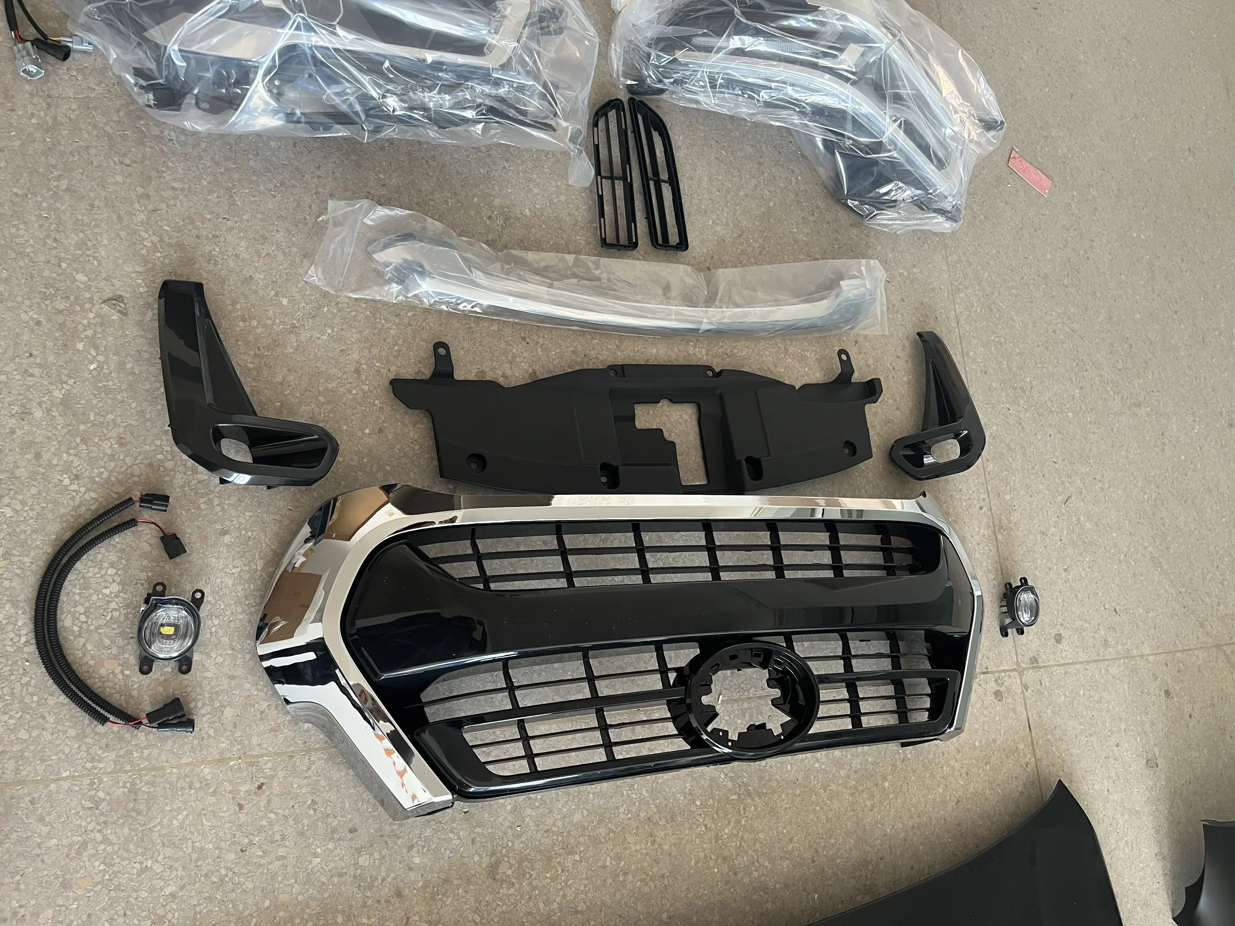 

2025 Car Bumper Body Kit Facelift Conversion Limgene Body Kit For Hilux Vigo 2012 Upgrade To Revo 2020