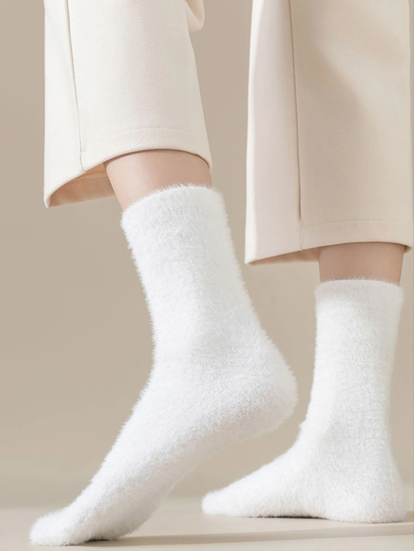 5/10/15 زوجًا من الجوارب النسائية ذات اللون العادي من فرو المنك السميكة والدافئة لمنتصف الساق #5