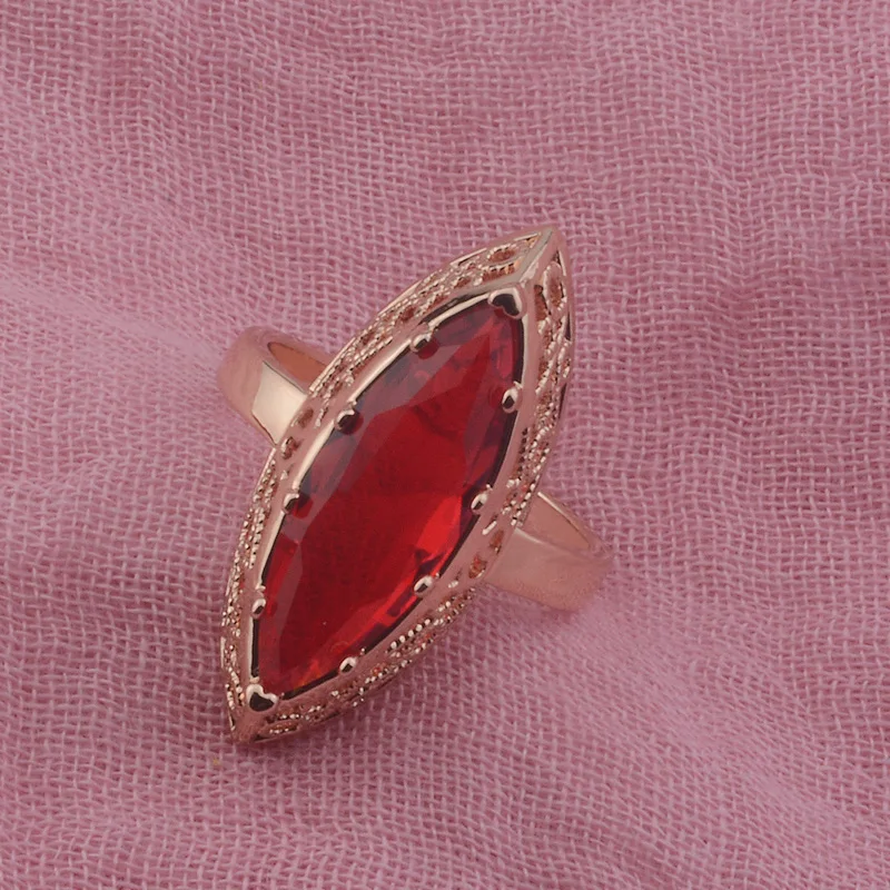 FJ Frauen Rot Stein Luxus 585 Rose Gold Farbe Hochzeit Party Side Carving Ringe Neue