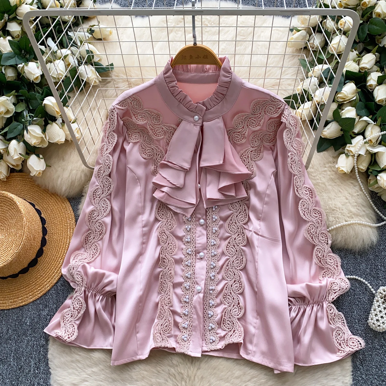 Franse stijl kralen satijnen shirt voor dames lente herfst nieuwe kant licht luxe lange mouwen jassen boog temperament high-end tops