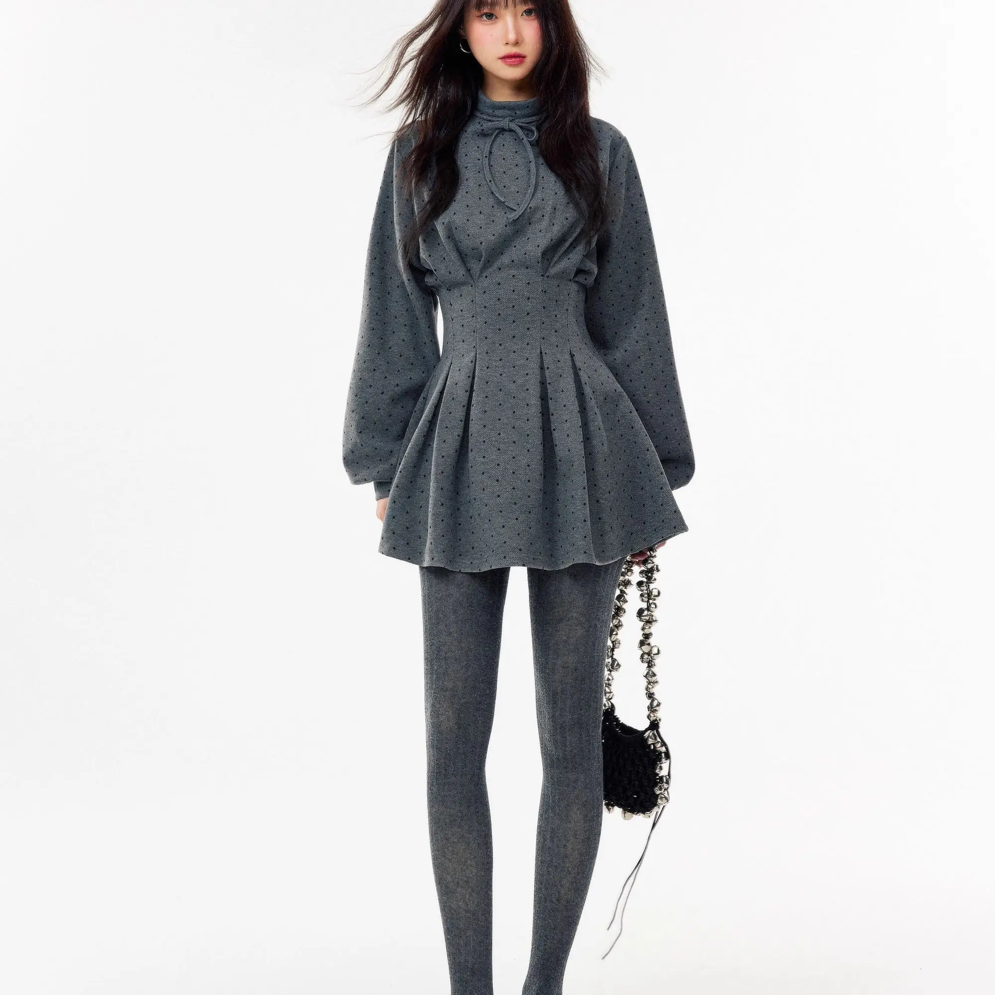 Gonna corta da donna con gonna a maniche lunghe in vita a pois grigi