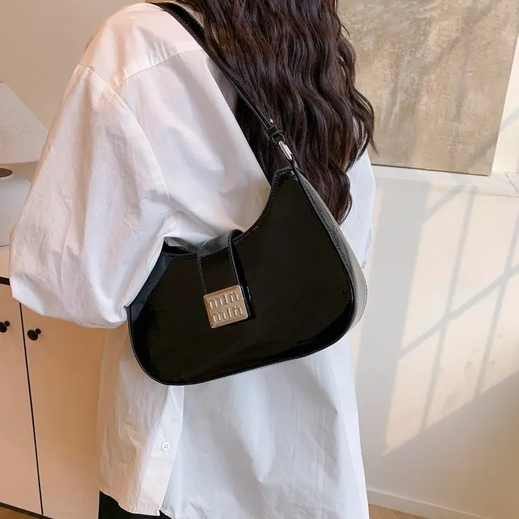 

2026 New Arrival Women's Niche Armpit Bag, Stylish Solid Color Personalized Handheld Shoulder Crossbody Messenger Bag