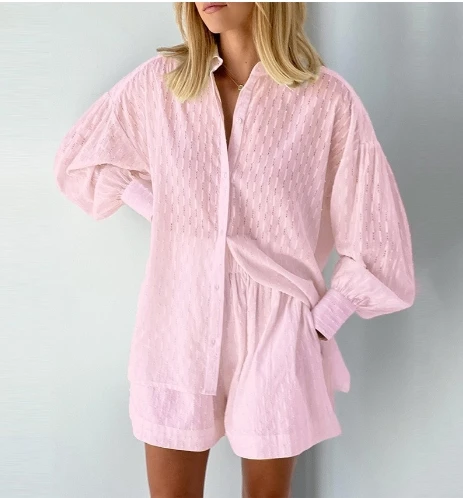 

Повседневный комплект из двух предметов для женщин, жаккардовая однотонная свободная рубашка с длинными рукавами, топ, шорты с высокой талией, модный спортивный костюм