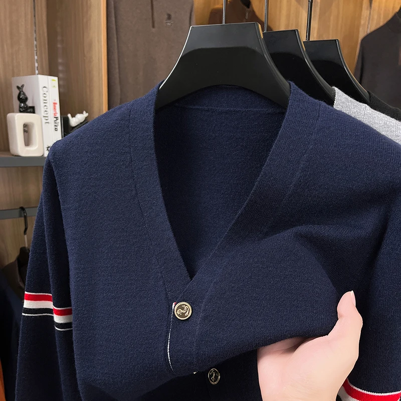 Herbst Winter Neue Strick-Strickjacke Mode Hochwertiges Klassisches Streifendesign Herren V-Ausschnitt Luxusmarke Business Casual Pullover Mantel – Detail 13