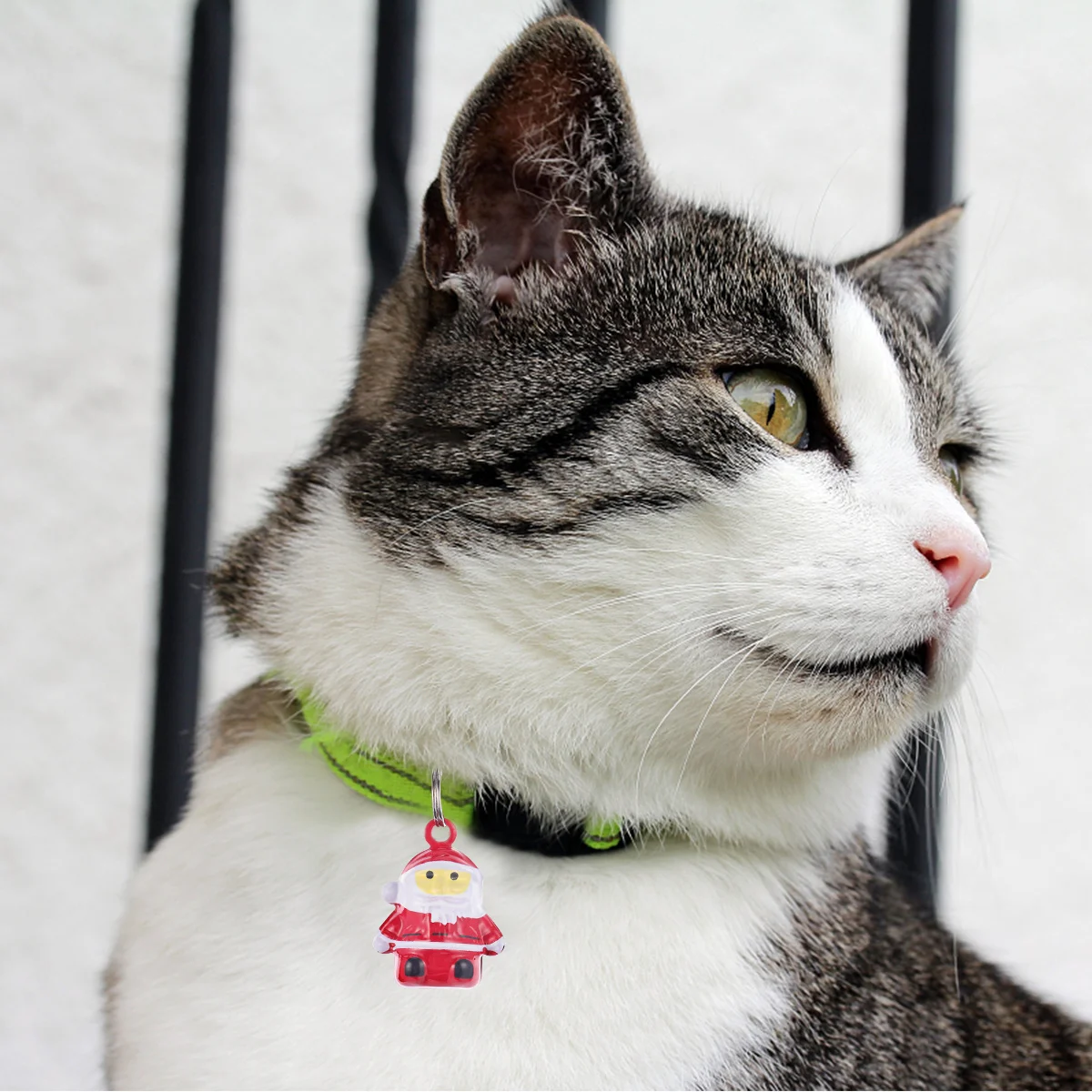 

10Pcs Santa Claus Shape Bells for Pets Heavy Duty Iron Pet Necklace Christmas Pendant Ring DIY Hanging Accessory
