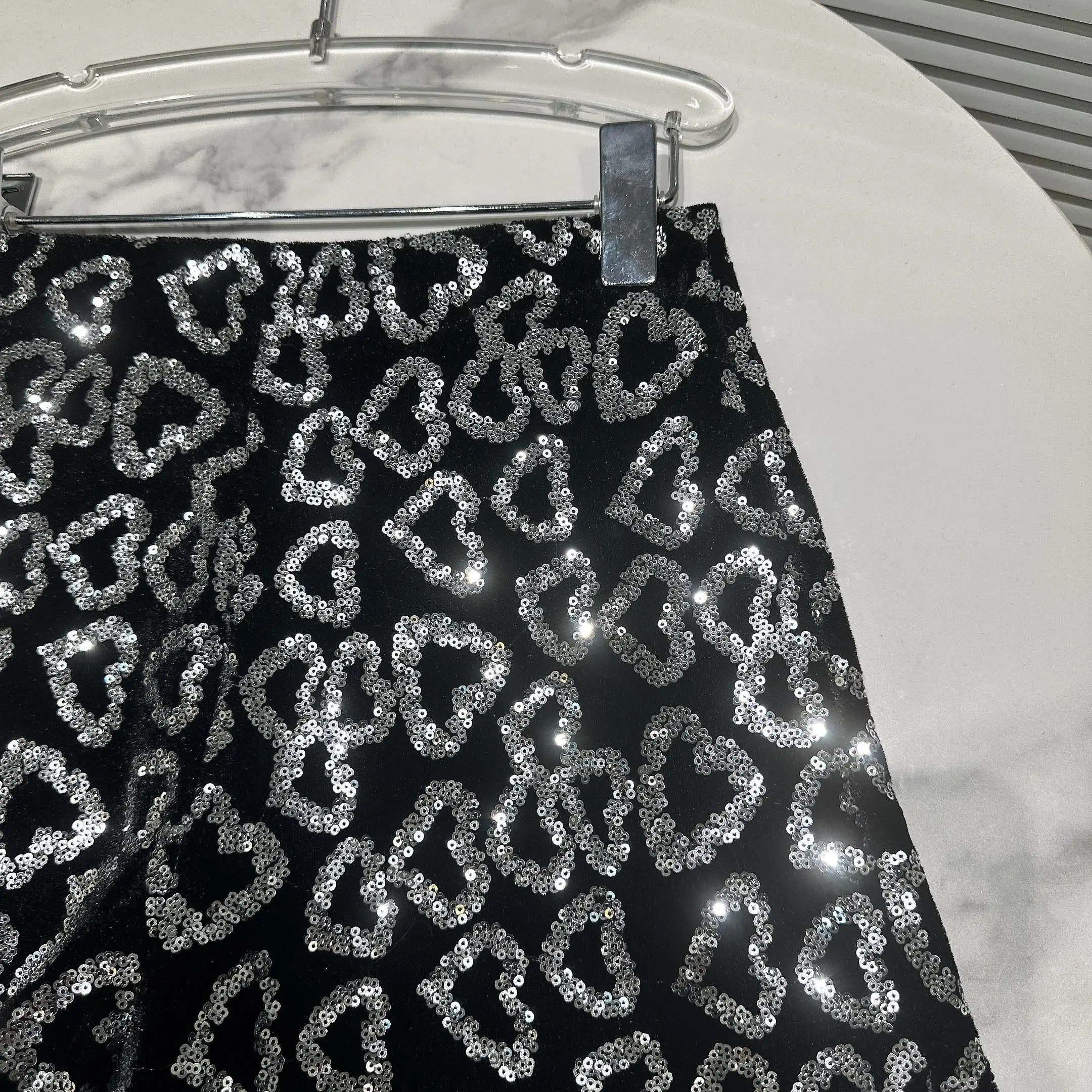 French Elegant Love Sequined Velvet Shorts for Women 2023 Autumn New Fashion Embroidered High Waist Black Shorts Booty Shorts