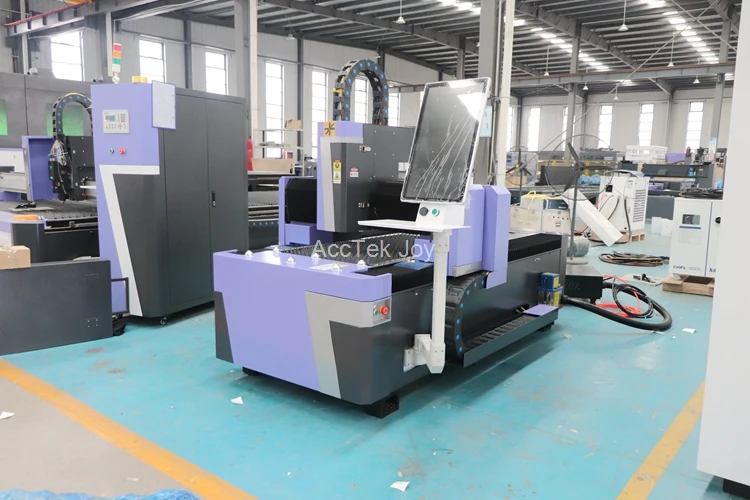 Acctek เครื่องตัดโลหะ2KW เลเซอร์ไฟเบอร์เครื่องตัดแผ่นโลหะขนาดเล็กแบบ CNC สำหรับเครื่องตัดแผ่นโลหะขนาดเล็ก