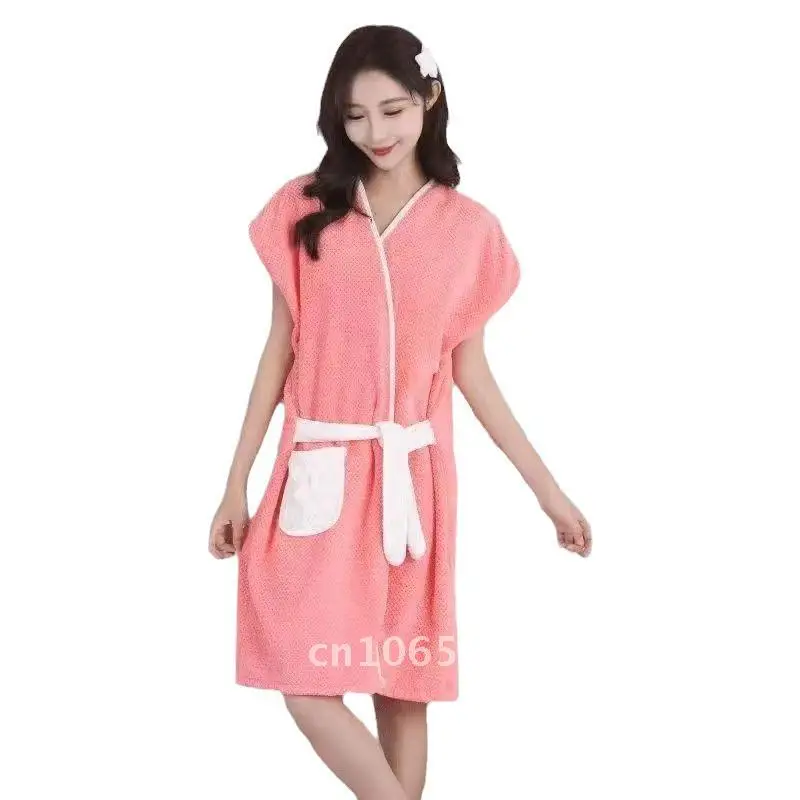 

Adult Sleeveless Bath Skirt Coral Fleece Pineapple Pig Design Lace Trim Summer Home Comfortable Polyester Pajamas Hotel Bathrobe