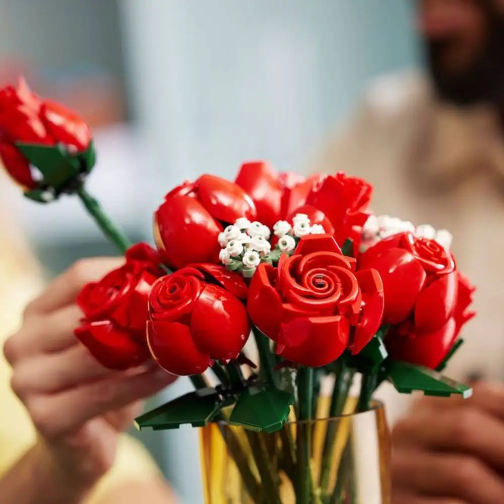 In stock NEW 822pcs Romantic Rose Bouquet Home Decoration Building Blocks 10328 Creative Plant Series Valentine's Day Gift image 5