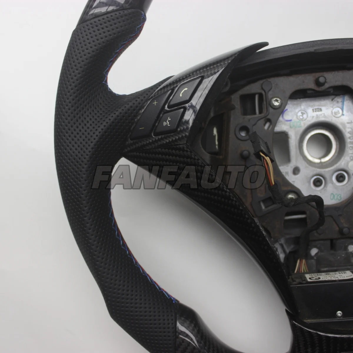 Replacement Real Carbon Fiber Steering Wheel with Leather for BMW E60 E61 5 Series 2003-2010 - Image 2