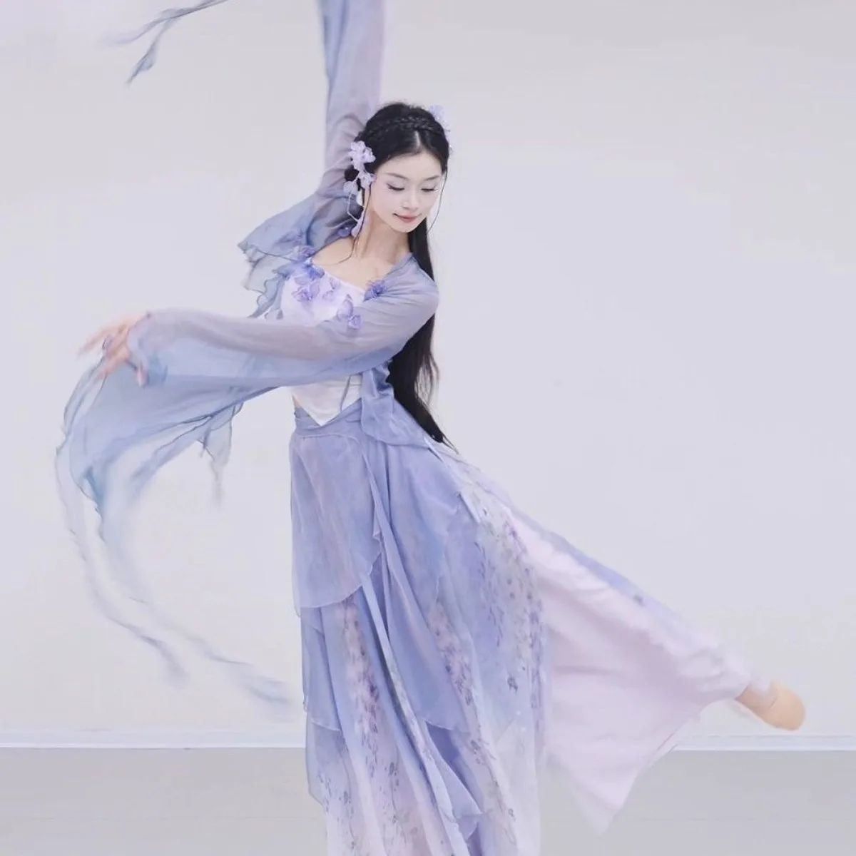 

Gradient Flared Sleeve Dance Set - Ombre Cape & Double Layer Culottes, Ethereal Chinese Classical Performance Wear Stage Costume