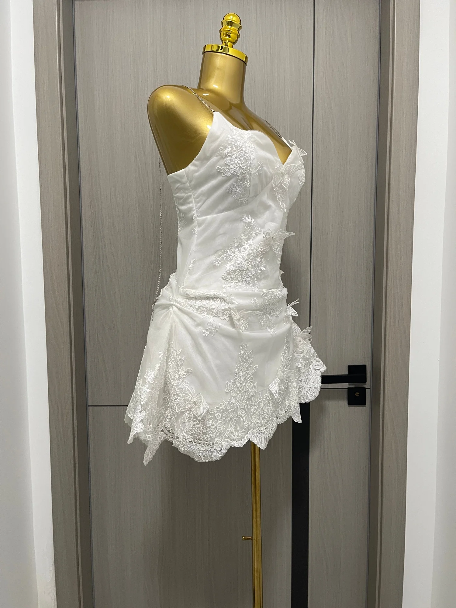 Autumn New Patchwork Lace Metal Chain Strap Low-Cut Women' Dresses Fashion Evening Gown Edgy Chic Unique Design Party Mini Dress