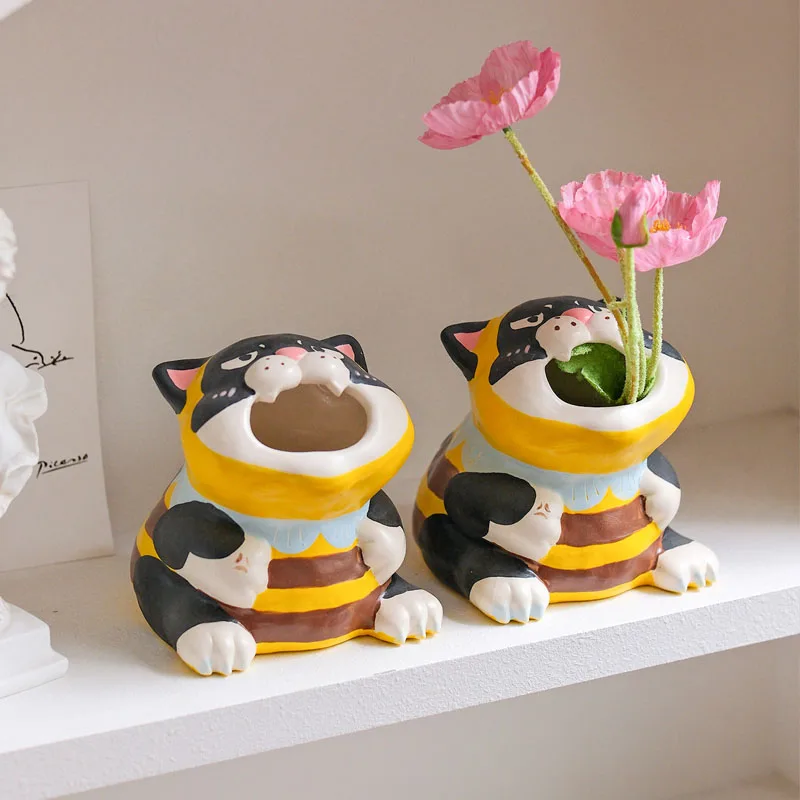 Nordic Ceramic Cat Vase Ornaments Living Room Bedroom Dining Table Flower Arrangement Container Bee Dried Flower Vase Decoration
