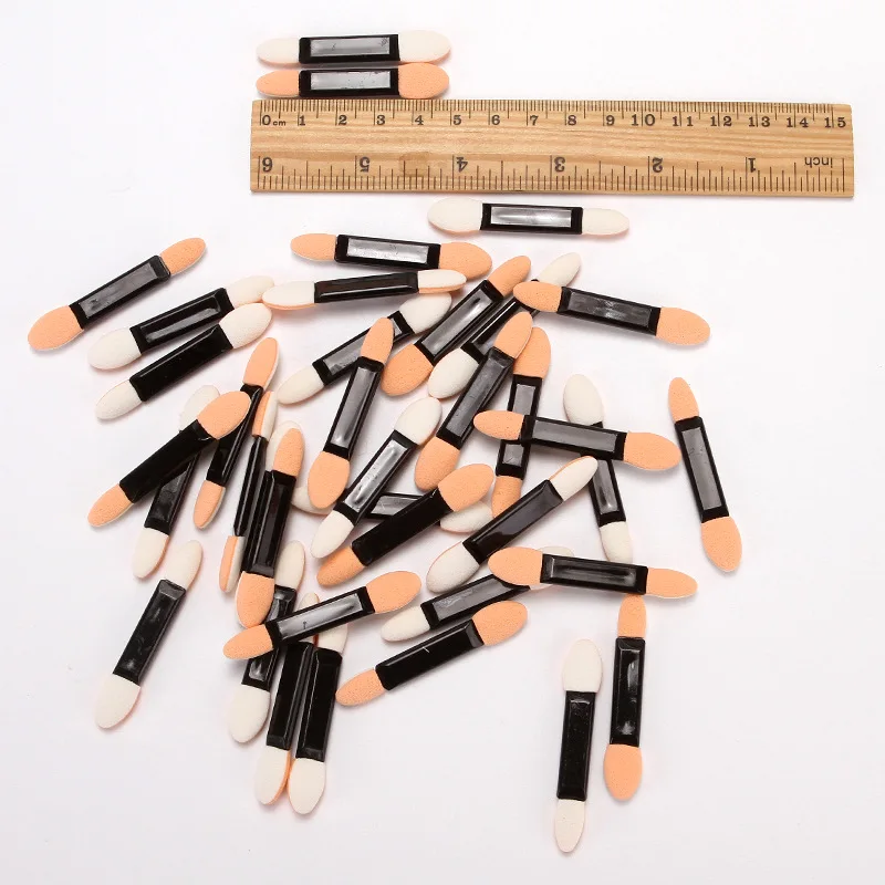 100 Teile/beutel Kurze Pol Doppel Kopf Schwamm Lidschatten Stick Multi-farbe Einweg Lidschatten Pinsel Einfache Wisch Make-Up-Tool