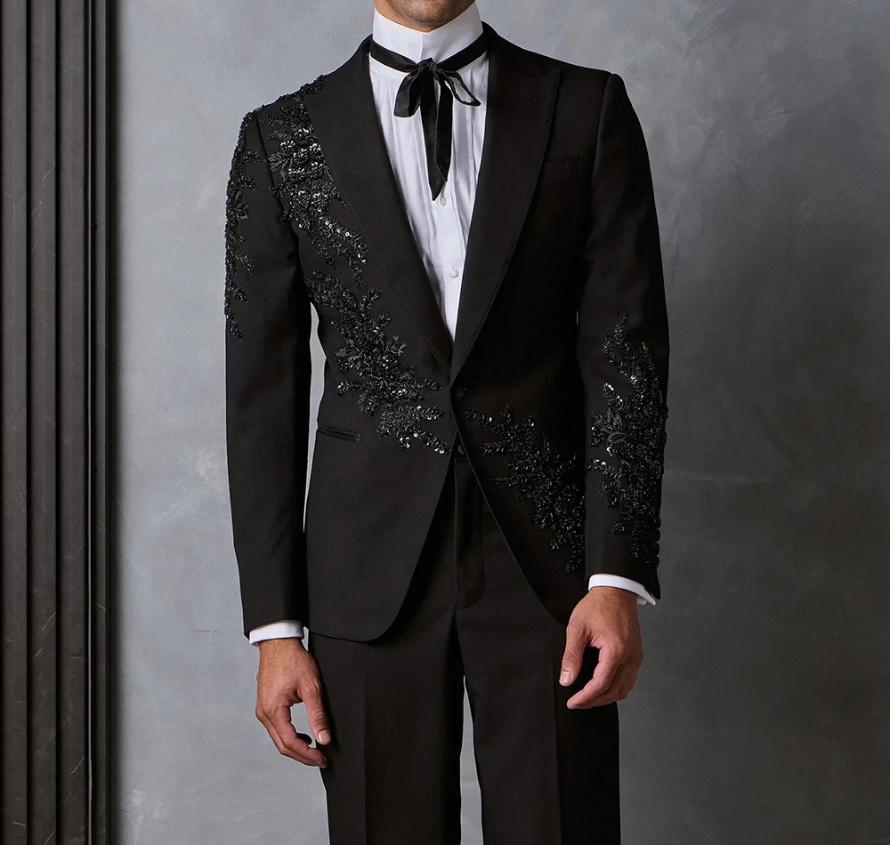 クラシックなアップリケ付きウェディングスーツ、新郎用ピークドラペルシングルブレストタキシード、2ピースジャケットパンツ、パーティー、プロム、カスタムメイド