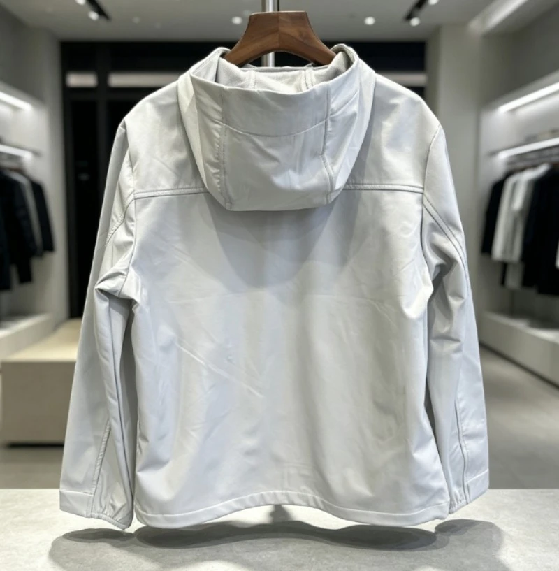 New hooded softshell jacket for couples, outdoor casual waterproof windbreaker for men women with comfort and durable.