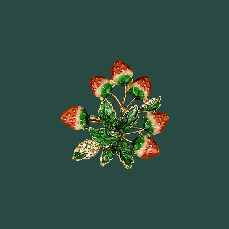 Vintage Fashion Enamel Strawberry Brooches For Women\'s Sweet Cute Pearl Vegetable Fruit Brooch Pins Clothing Accessories Gifts