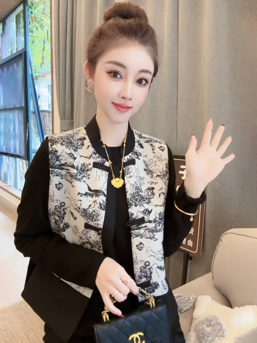 Nieuwe Chinese Sle Damesvest Lente Herfst 2025, Bovenkleding Svel Tank Top Knopdetail ort Lengte Matige Warmte