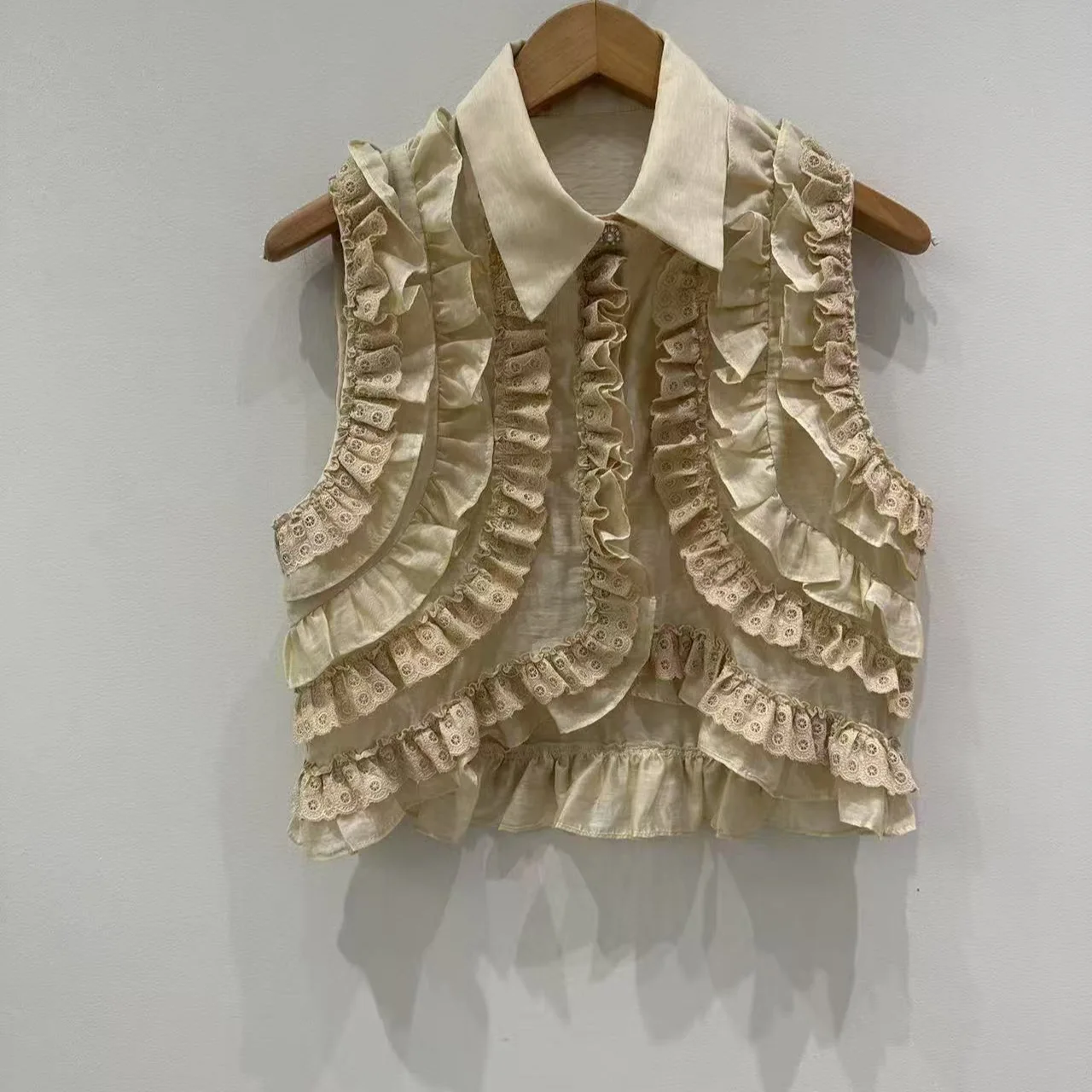 

Women's Elegant Sleeveless Vest Shirt Lapel Lace Trim Fashion Ladies Tops