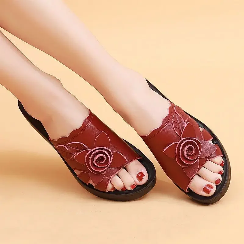 Slides New Style Women\'s Slippers and Ladies Sandals Platform Thick Shoes Chic Elegant Small Size Summer Footwear Normal Fashion