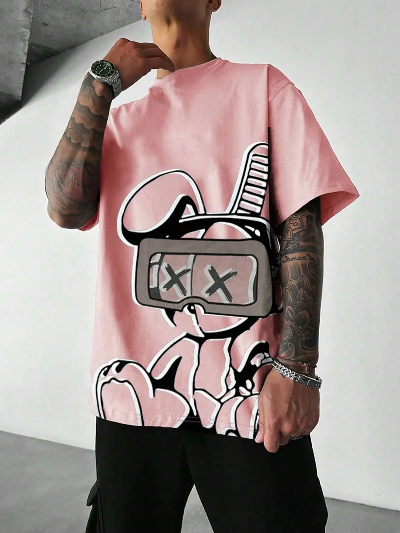 

Men's Pink Cartoon Graphic T-Shirt with Loose Fit for Casual Streetwear