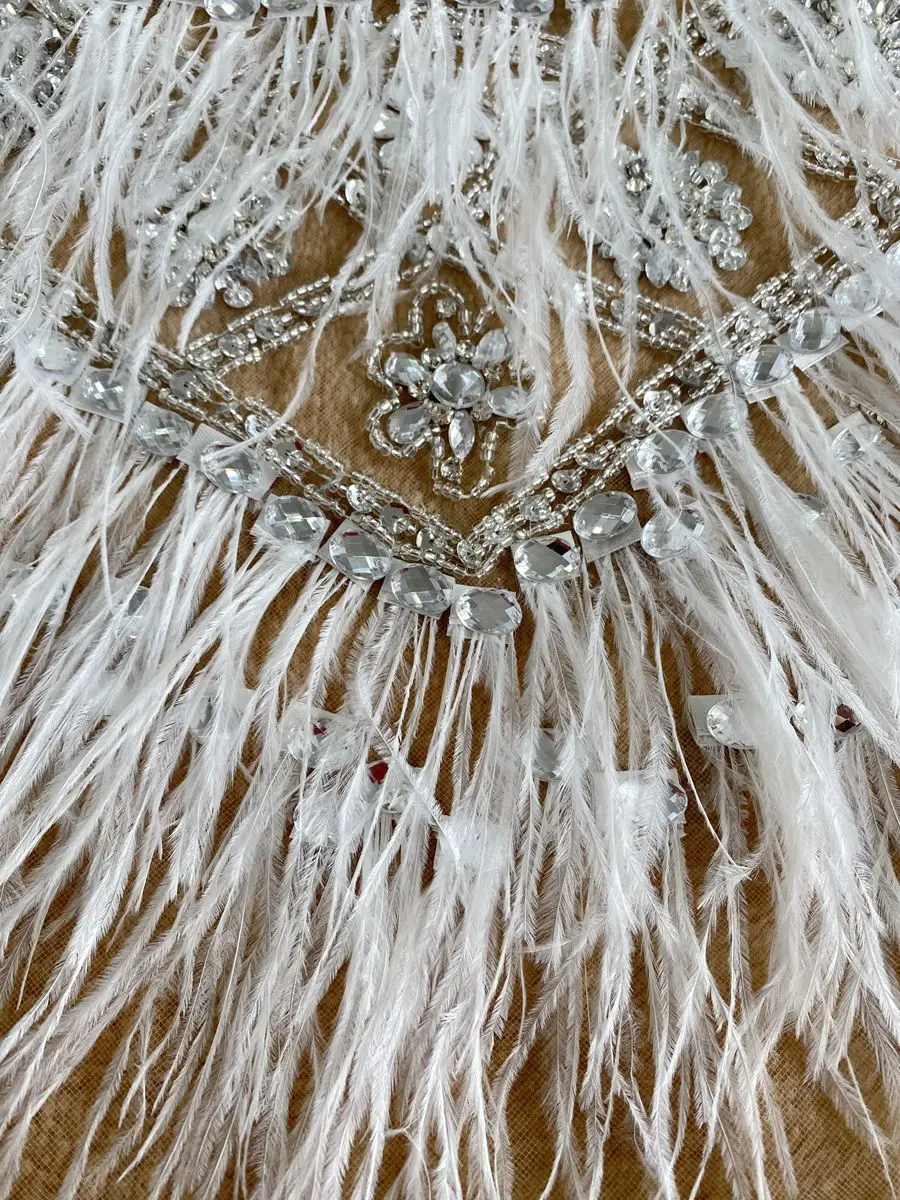 Abito da festa in pizzo tulle bianco argento tessuto piume di struzzo gonna sexy tubo di perline di lusso con paillettes strass materiale diamante caldo