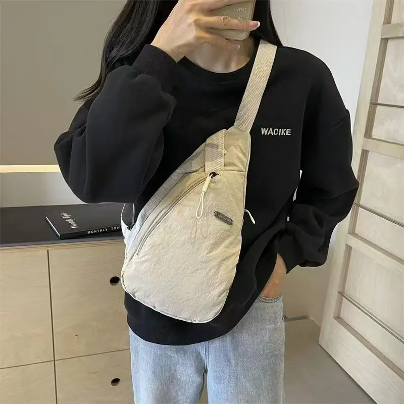 

Men's and women's chest bags are fashionable, casual, versatile, sports waist bags and single-shoulder backpacks