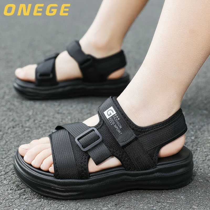 A Pair of Summer Children's Wear-Resistant Fashion Sandals for Boys, Simple Soft-Soled Beach Shoes, Outdoor Sports Shoes
