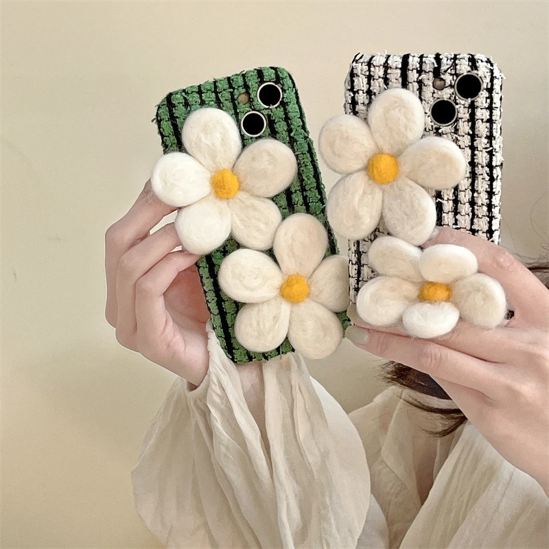 Cute Coarse Woolen Stripes Wool Felt Big Flower Phone Case For iPhone Case For iPhone 11 12 13 14 15 16 Pro Max Ins Korea Flower