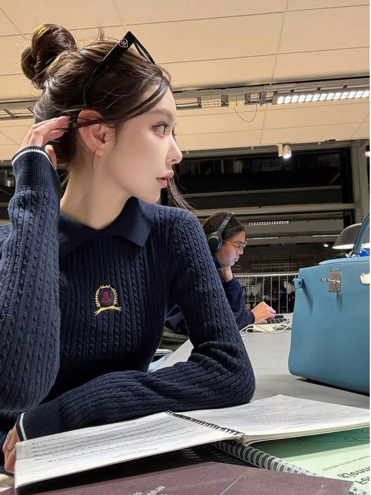 Elegant Embroidered Long Sleeve Turn-down Collar Knitted Sweater Women's Autumn Design Slim Fit Waist-cinching Slimming Short...