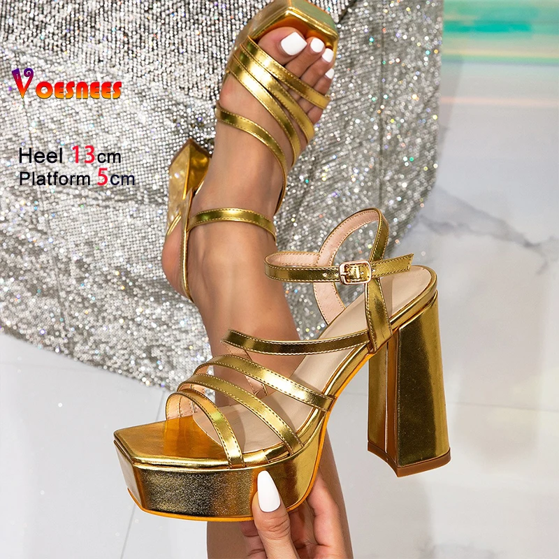 منصة الموضة رقيقة قطاع الصنادل للنساء 2026 جديد مصمم ساحة تو 13 سنتيمتر سميكة عالية الكعب الصيف نموذج المنصة تظهر الأحذية