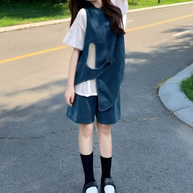Irregular denim vest female summer 2024 new design fashion Joker short coat high waist wide-leg pants denim three-piece suit.