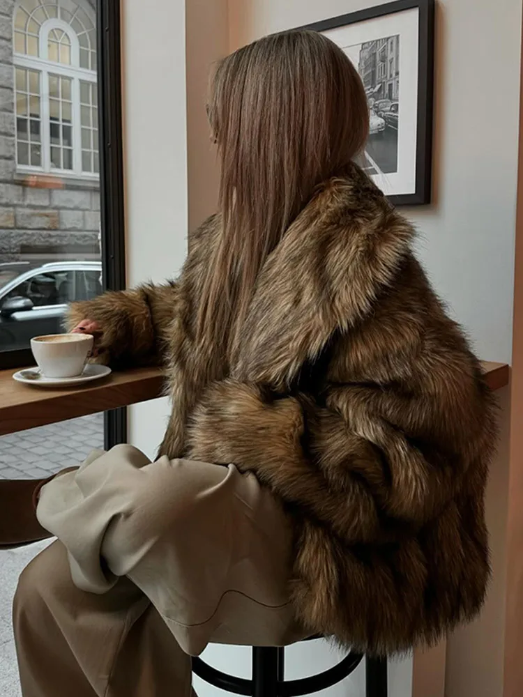 Abrigo corto cálido de piel sintética esponjosa para mujer, chaqueta peluda de manga larga con cuello de solapa elegante, ropa de calle alta para