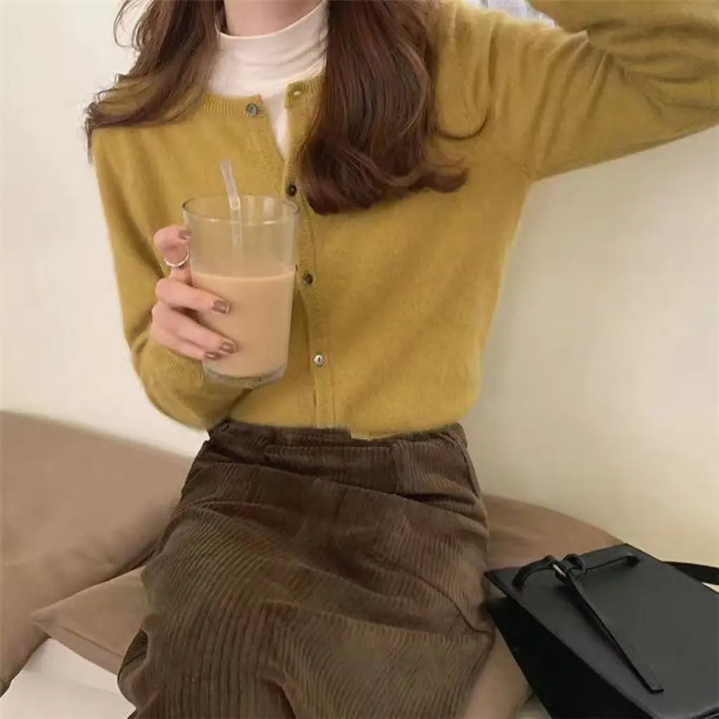 

Spring Autumn round Neck Short Knitted Sweater Imitation Raccoon Hair Casual Candy Color Jacket for Small Women