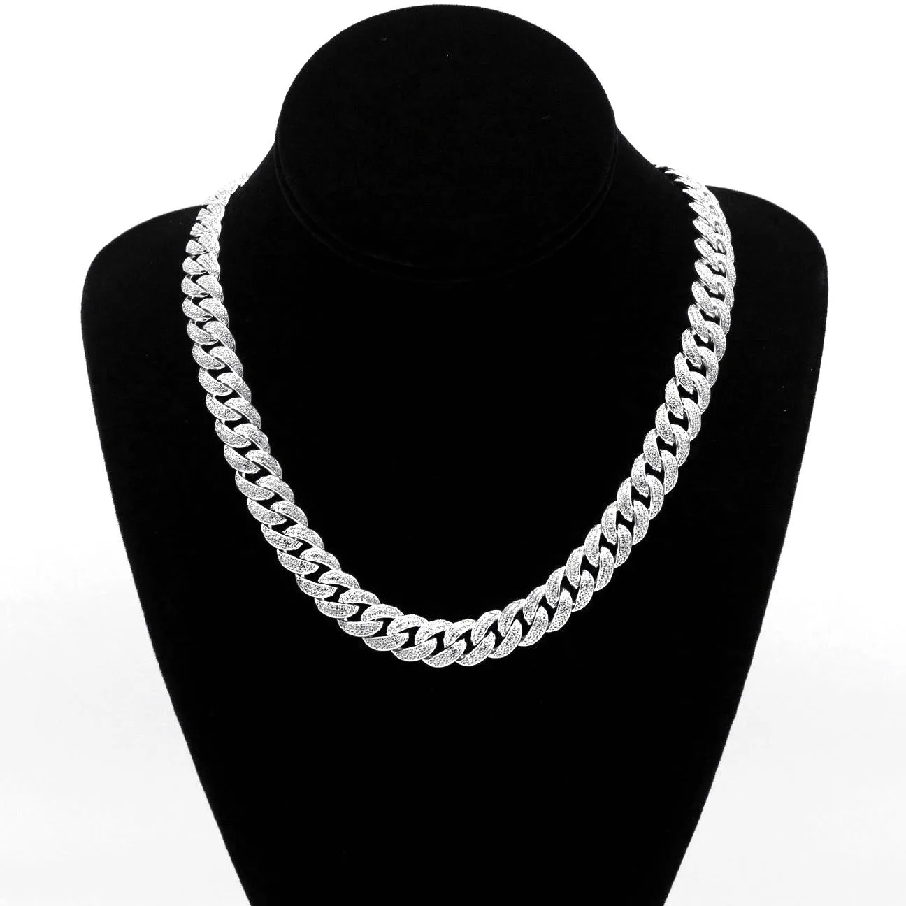 Quality Moissanite .High Diamond Cuban Link Chain for Hip Hop Artists Musicians Influencers and Fashion Enthusiasts