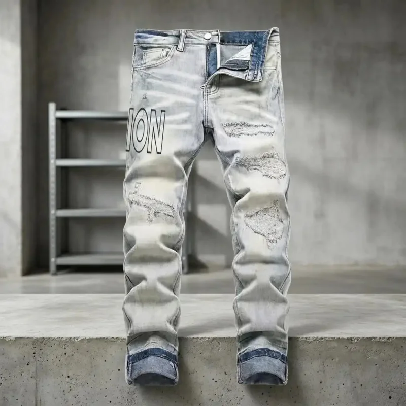 

Винтажные джинсы для мужчин в уличном стиле: минималистичный принт, рваные элементы, классический ретро-дизайн, прямой крой, на каждый день