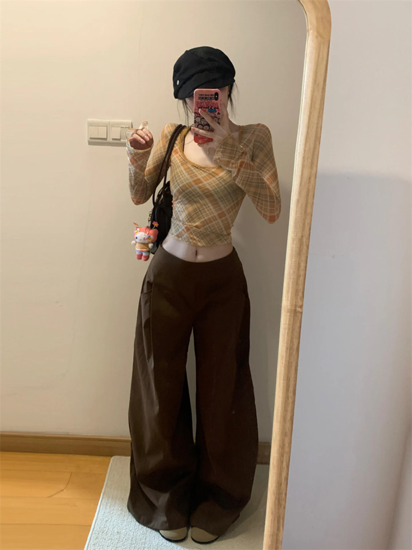 

Retro Korean Design Plaid Me U-Ne Long Sve T-irt Women's Early Autumn Slimming Sweet And Spicy Versatile Top