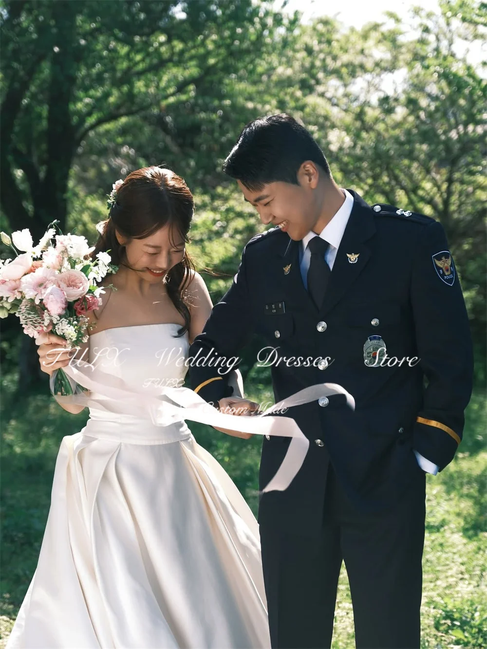 TULX Semplici abiti da sposa in raso avorio Corea Servizio fotografico all'aperto Senza spalline Una linea Abito da sposa lungo Corsetto Personalizzato nnegolare