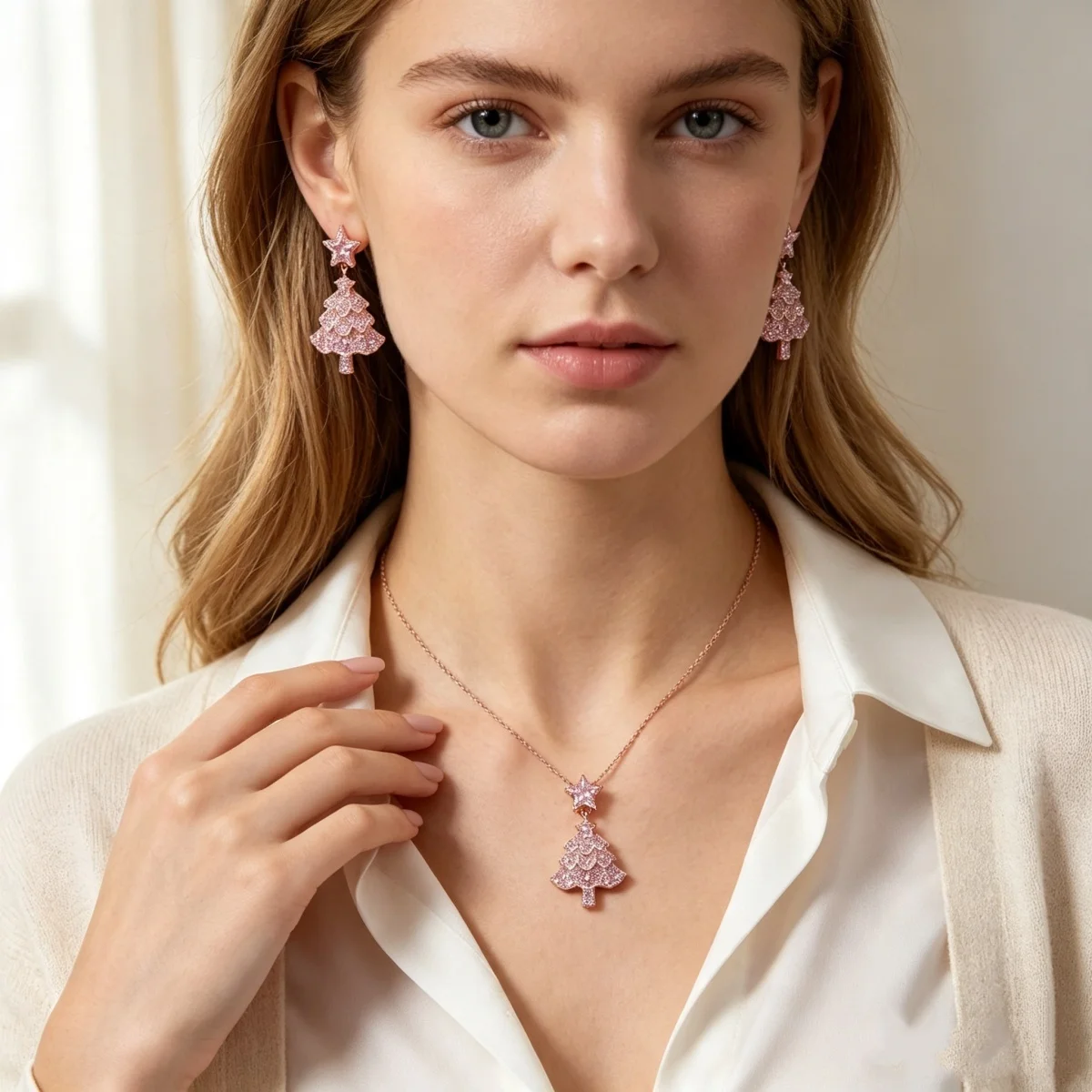 Glitzerndes, vollrosa Strass-Weihnachtsbaum-Halsketten- und Ohrring-Set für Damen, zartes, süßes Stern-Weihnachtsbaum-Schmuckset für Neujahr. – Detail 8