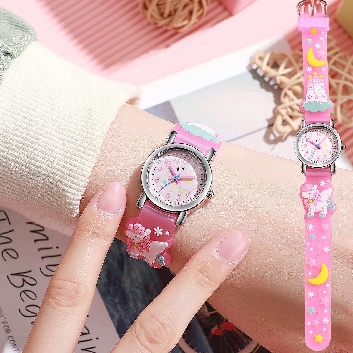 Cute and fashionable cartoon Pegasus pattern silicone watch band with a round alloy dial, children's quartz watch, suitable for