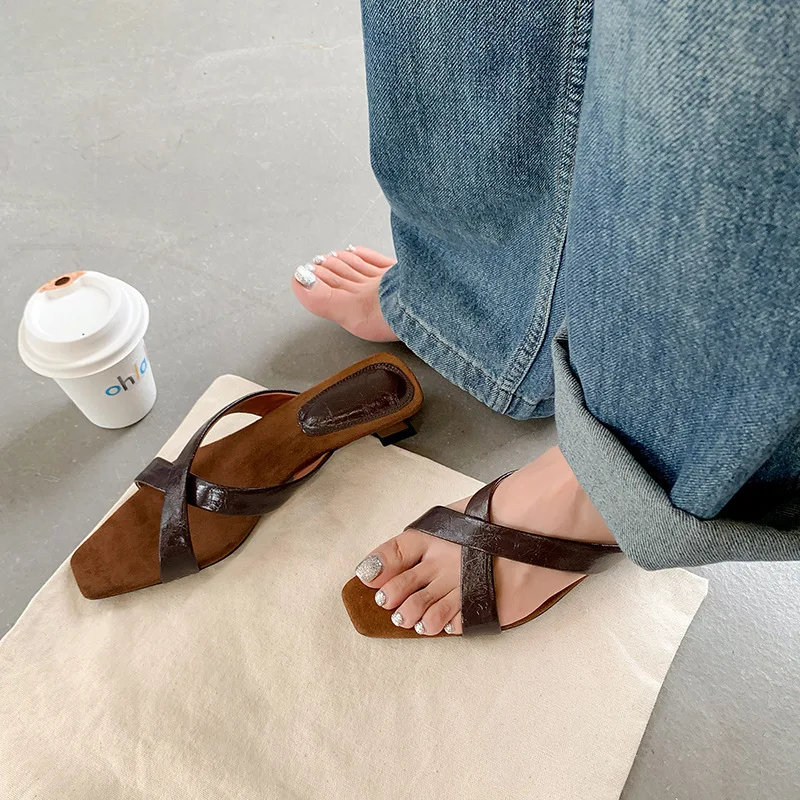 

Arden Furtado 2025 Summer sheepskin Mixed Colors Word slippers Square toe Pull-on Middle heel leopard print horsehair Mules