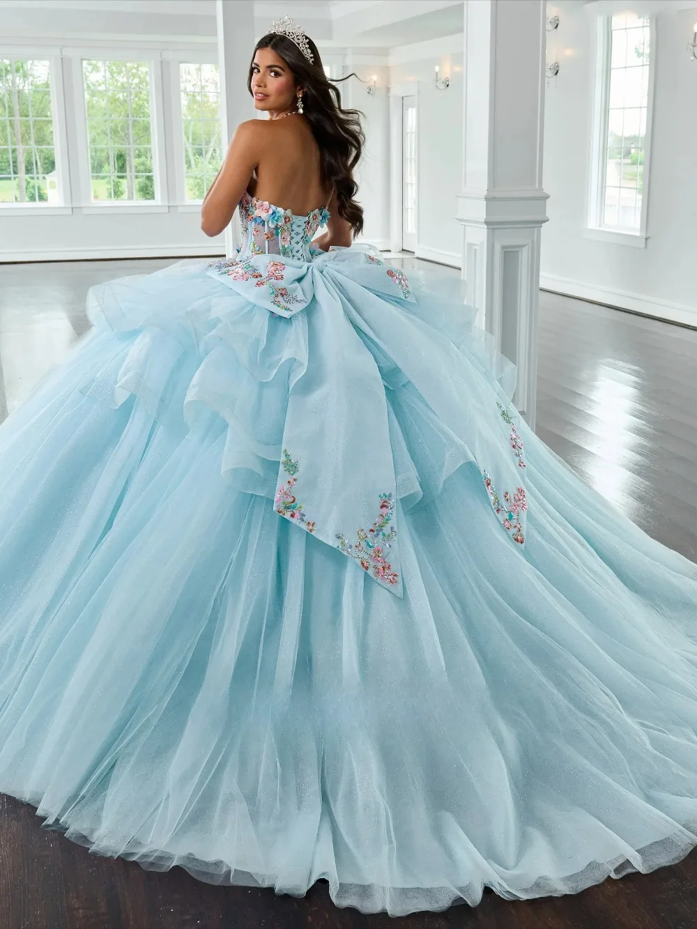 Customized Temperament Glamorous Gorgrous Strapless Quinceanera Dresses for Girl Bow Lace Appliques Tulle Fashion Ball Gown