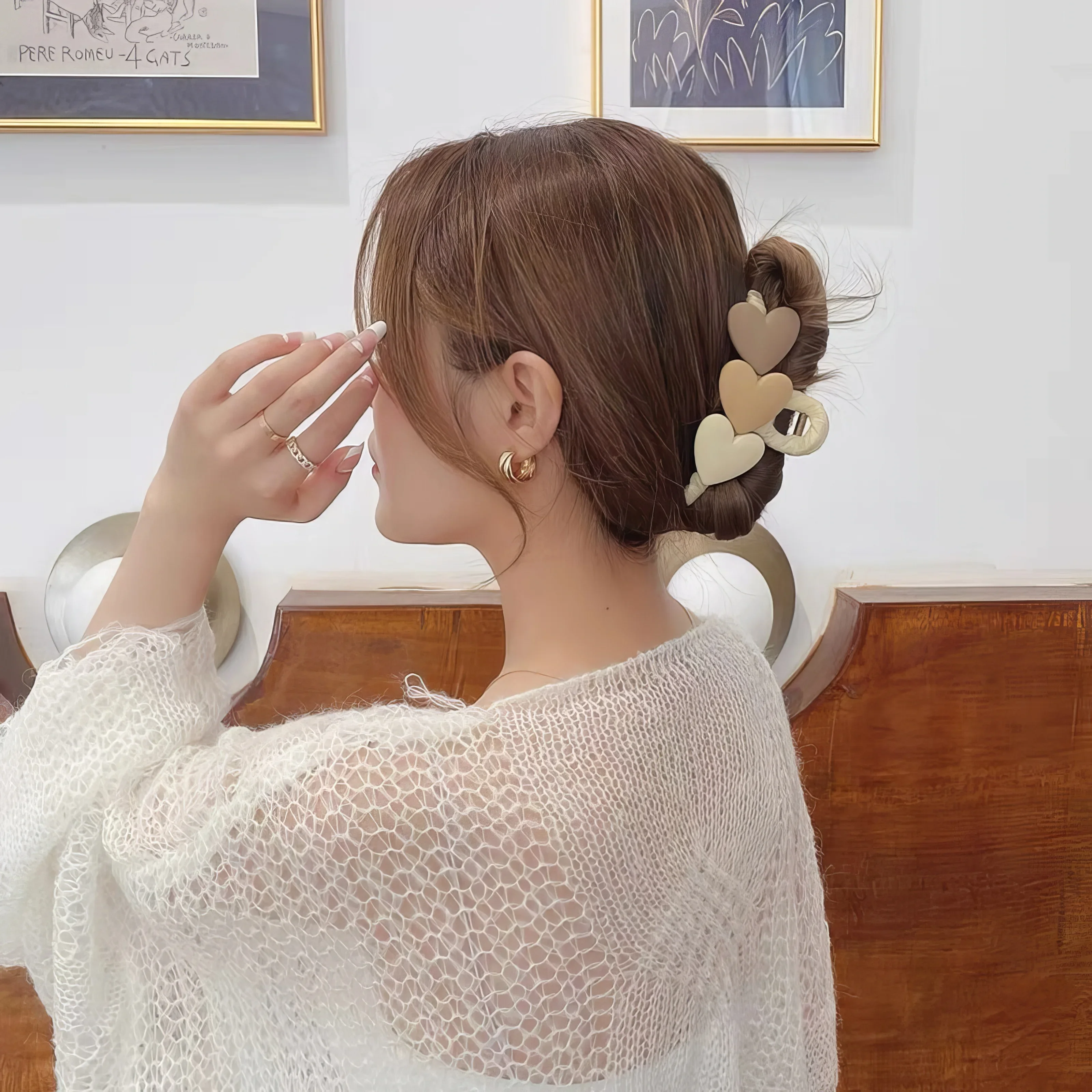 1 Piece of Sweetheart Shaped Hair Clip Khaki White, with Strong Grip, Suitable for Women's Cute and Simple Hair Accessories