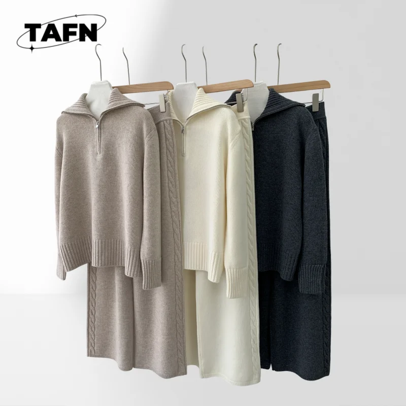 

100% WoolComfortable Jogger Pants Set for Women – Casual and Stylish and Casual Wear Casual and Stylish AK1205