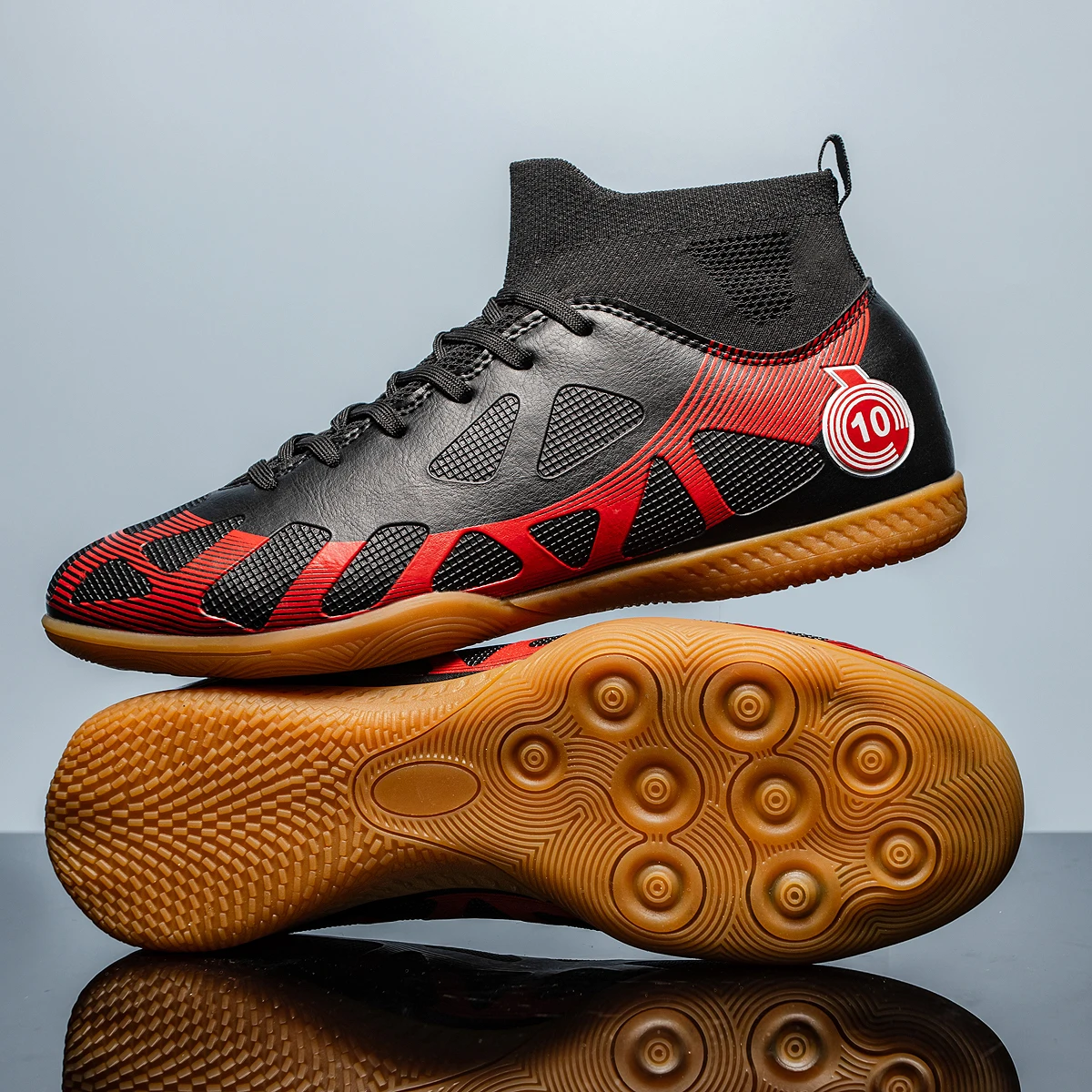 

Brand new high-top indoor flat-soled football shoes, suitable for both men and women for five-a-side training. futsal shoes