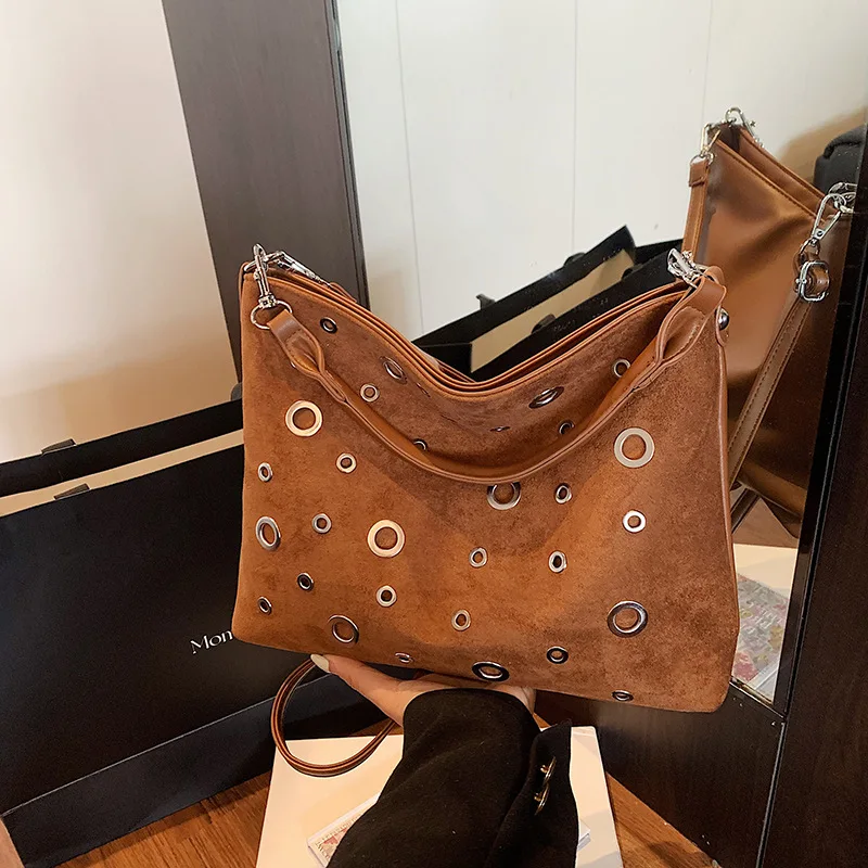 Hollow Studded Shoulder Bags for Women Faux Suede Patchwork Handbags Luxury Rivet Tote Women Bag NEW Bucket Bags Shopper Purses