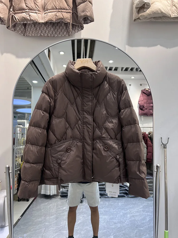 سترة نسائية شتوية خفيفة جديدة فضفاضة بياقة واقفة وتصميم صدر واحد سترة عصرية دافئة قصيرة الطراز