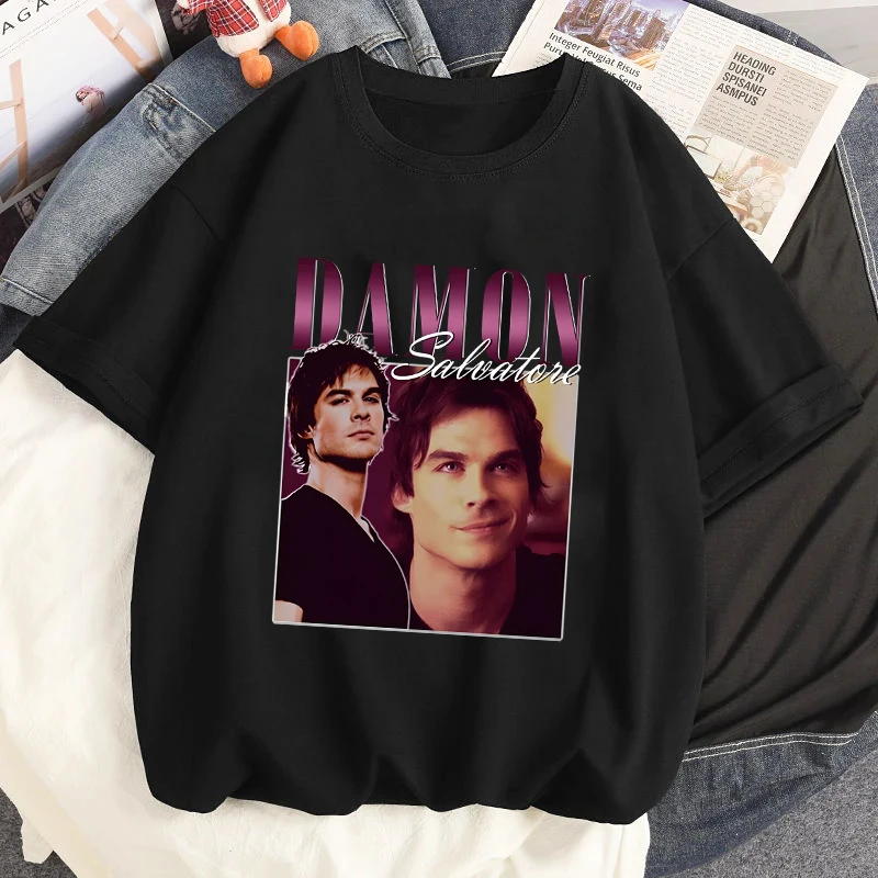 ديمون سلفاتوري تي شيرت مطبوع الصيف المرأة عادية كم قصير الشارع الشهير تي شيرت موضة الرجال س الرقبة Harajuku تيز القمم