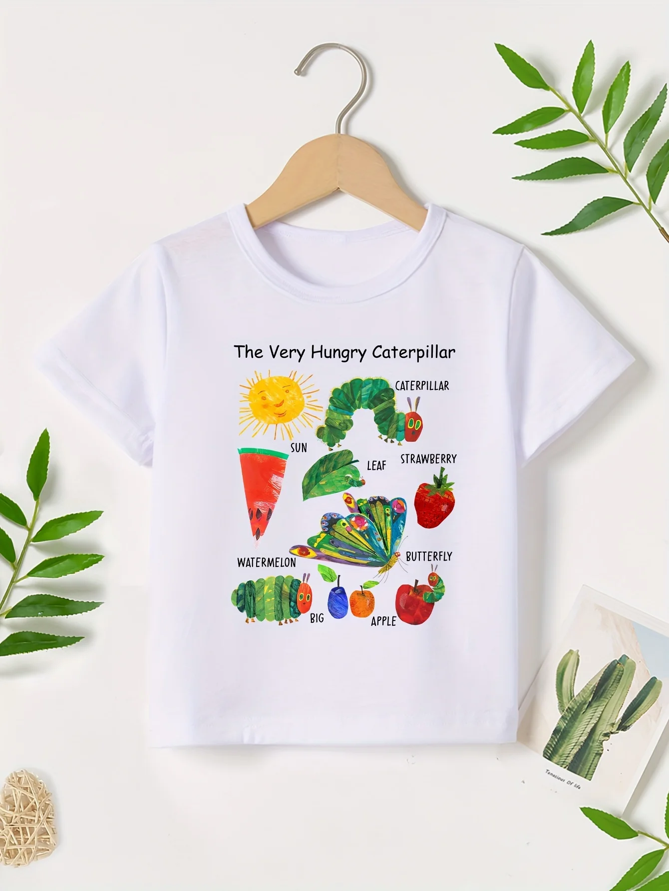 Very Hungry Caterpillar cartoon print short-sleeved T-shirt casual and innocent style suitable for summer outings and daily wear