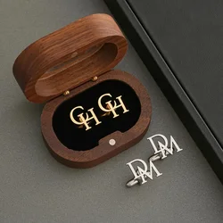 Customized initial cufflinks for weddings. Prepare wedding gifts for him. Prepare cufflinks for men. Prepare gifts for dad